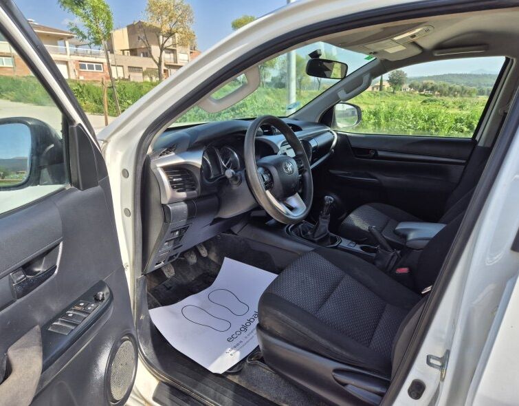 TOYOTA  HILUX 4x4 ***DOUBLE CAB***